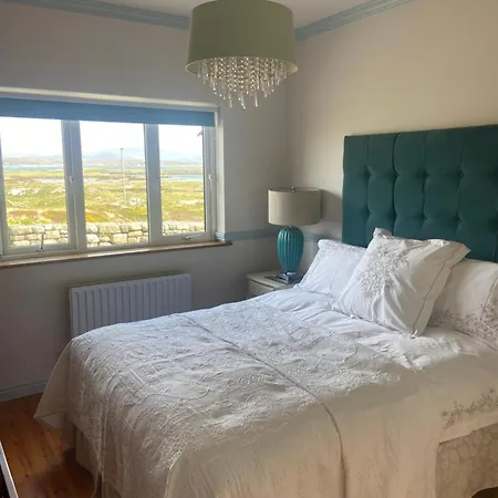 Mannin Beach View House Guest house *