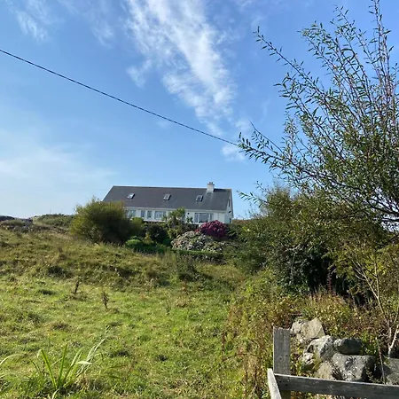 Mannin Beach View House Guest house *
